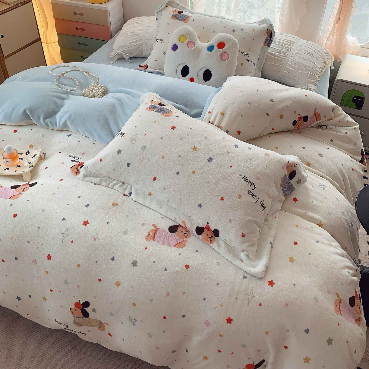 91家纺网 家纺一手货源 找家纺 莱豫家纺 2025新款加厚牛奶绒三件套四件套保暖不静电 童趣星海