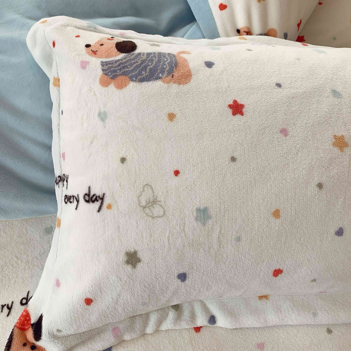 91家纺网 家纺一手货源 找家纺 莱豫家纺 2025新款加厚牛奶绒三件套四件套保暖不静电 童趣星海