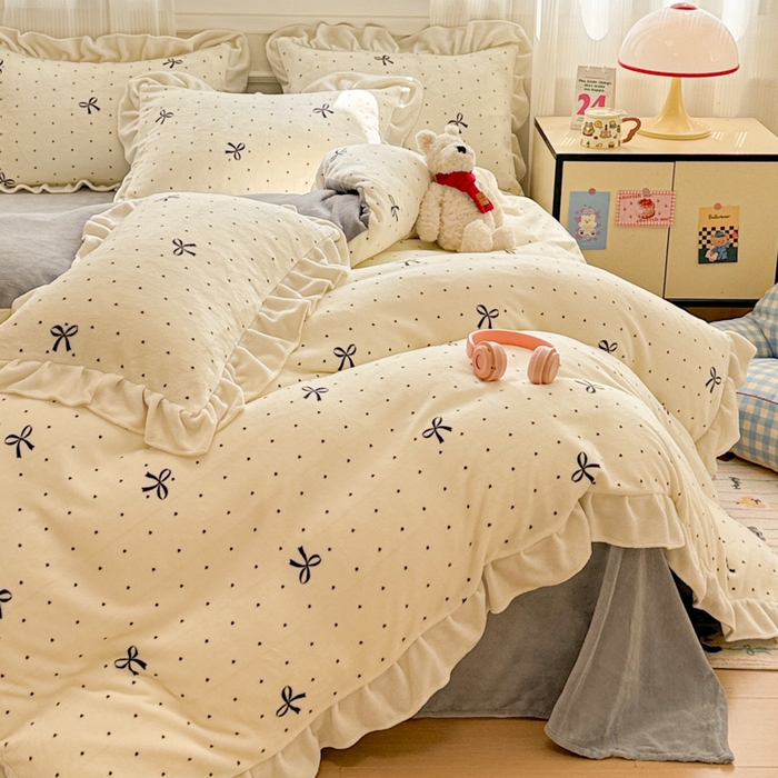 91家纺网 家纺一手货源 找家纺 米莱家纺 2025新款牛奶绒印花花边四件套 少女蝴蝶节