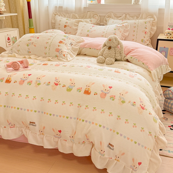 91家纺网 家纺一手货源 找家纺 米莱家纺 2025新款牛奶绒印花花边四件套 你好小兔