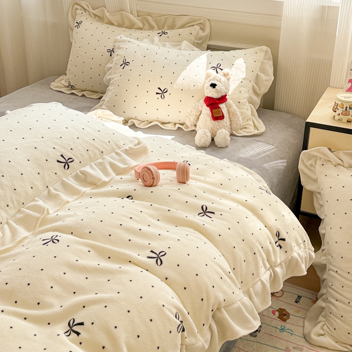 91家纺网 家纺一手货源 找家纺 米莱家纺 2025新款牛奶绒印花花边四件套 少女蝴蝶节