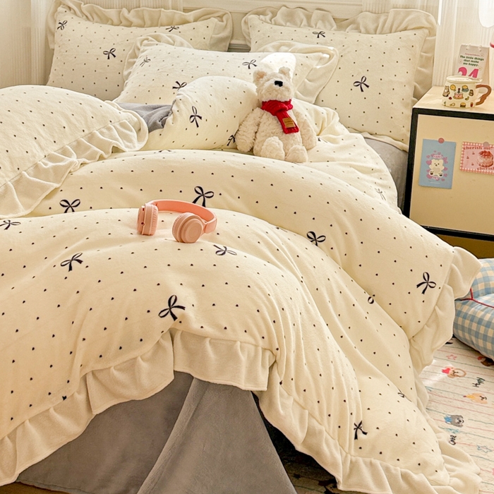 91家纺网 家纺一手货源 找家纺 米莱家纺 2025新款牛奶绒印花花边四件套 少女蝴蝶节