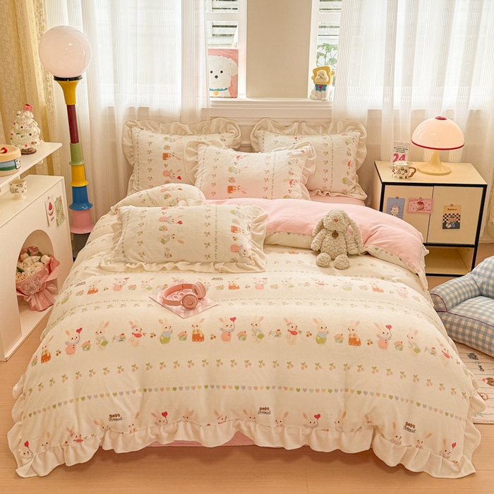 91家纺网 家纺一手货源 找家纺 米莱家纺 2025新款牛奶绒印花花边四件套 你好小兔