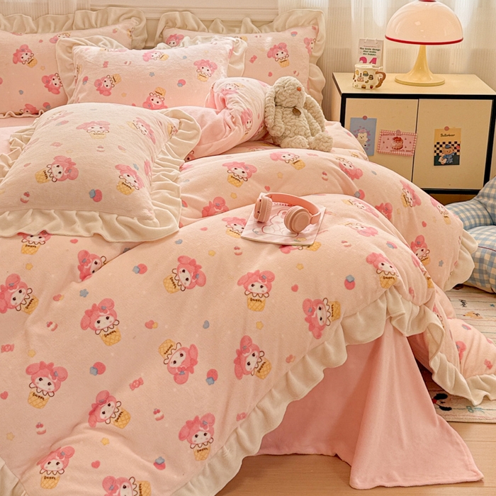 91家纺网 家纺一手货源 找家纺 米莱家纺 2025新款牛奶绒印花花边四件套 奶茶小美