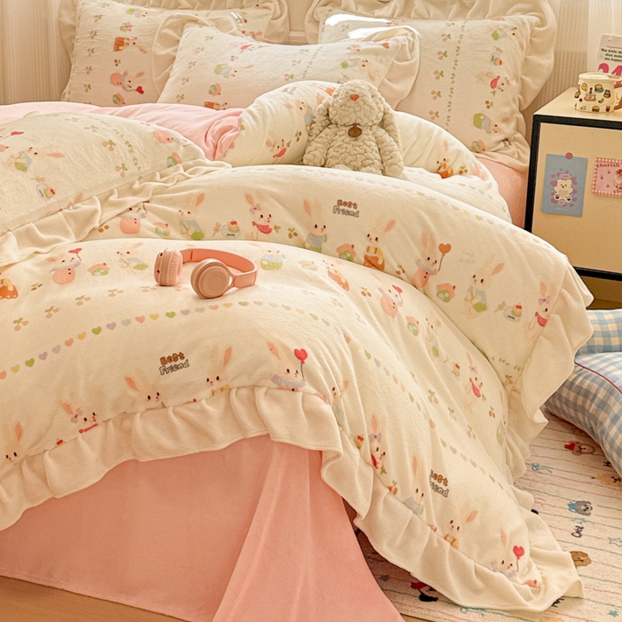 91家纺网 家纺一手货源 找家纺 米莱家纺 2025新款牛奶绒印花花边四件套 你好小兔