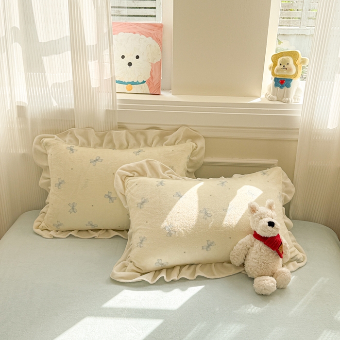 91家纺网 家纺一手货源 找家纺 米莱家纺 2025新款牛奶绒印花花边四件套 蓝色蝴蝶节