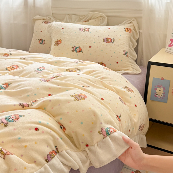 91家纺网 家纺一手货源 找家纺 米莱家纺 2025新款牛奶绒印花花边四件套 泡泡糖女孩