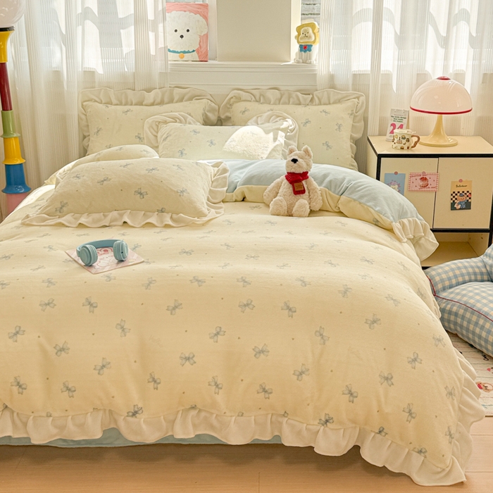 91家纺网 家纺一手货源 找家纺 米莱家纺 2025新款牛奶绒印花花边四件套 蓝色蝴蝶节