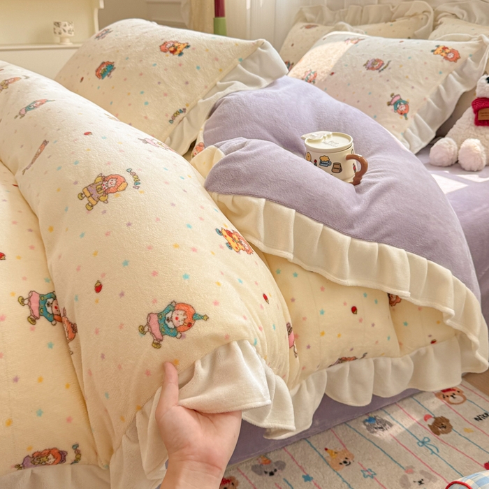 91家纺网 家纺一手货源 找家纺 米莱家纺 2025新款牛奶绒印花花边四件套 泡泡糖女孩