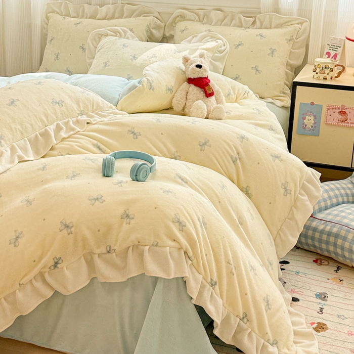 91家纺网 家纺一手货源 找家纺 米莱家纺 2025新款牛奶绒印花花边四件套 蓝色蝴蝶节