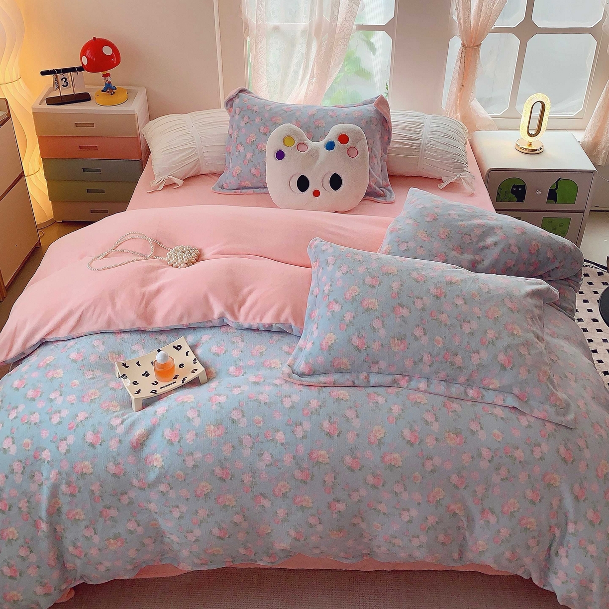 91家纺网 家纺一手货源 找家纺 莱豫家纺 2025新款加厚牛奶绒三件套四件套保暖不静电 温馨花语蓝