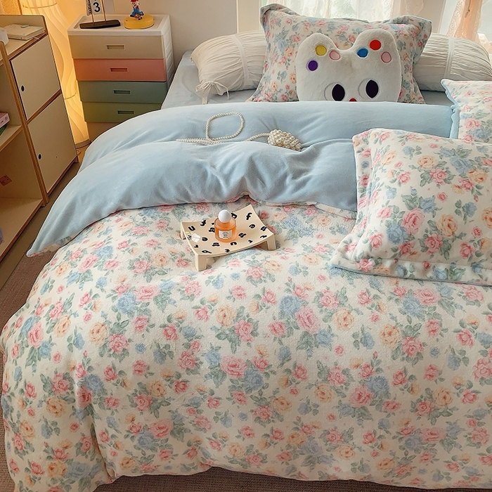 91家纺网 家纺一手货源 找家纺 莱豫家纺 2025新款加厚牛奶绒三件套四件套保暖不静电 夏日花开