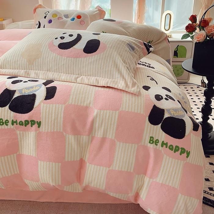 91家纺网 家纺一手货源 找家纺 莱豫家纺 2025新款加厚牛奶绒三件套四件套保暖不静电 小熊猫粉