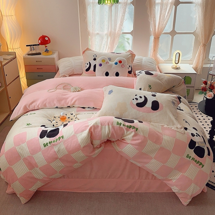 91家纺网 家纺一手货源 找家纺 莱豫家纺 2025新款加厚牛奶绒三件套四件套保暖不静电 小熊猫粉