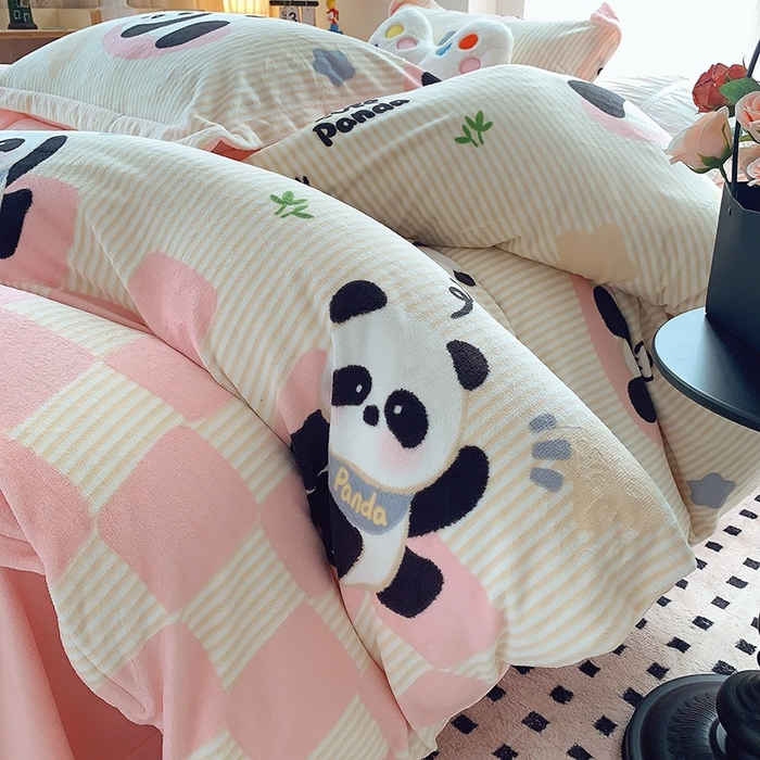 91家纺网 家纺一手货源 找家纺 莱豫家纺 2025新款加厚牛奶绒三件套四件套保暖不静电 小熊猫粉