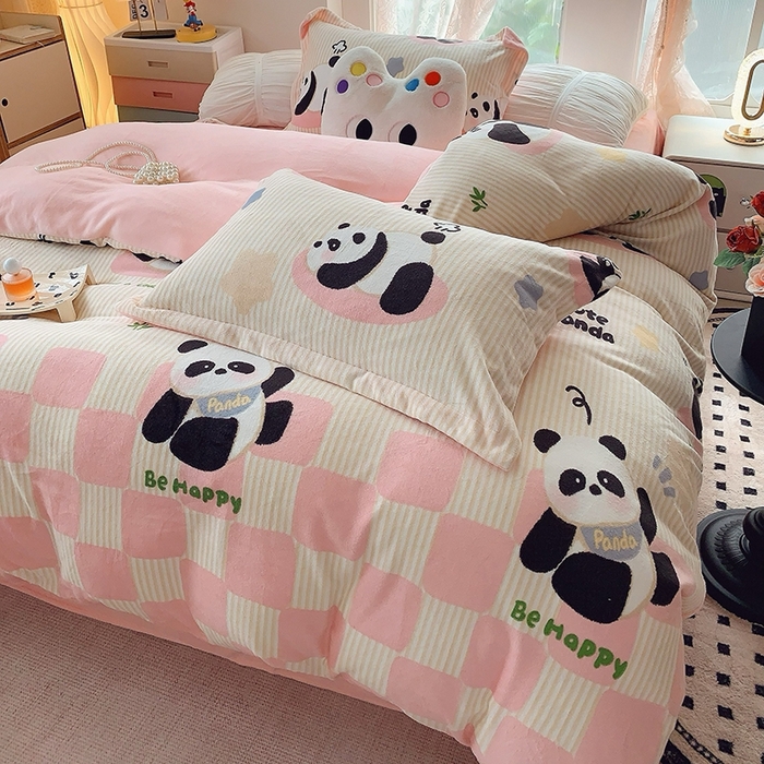 91家纺网 家纺一手货源 找家纺 莱豫家纺 2025新款加厚牛奶绒三件套四件套保暖不静电 小熊猫粉