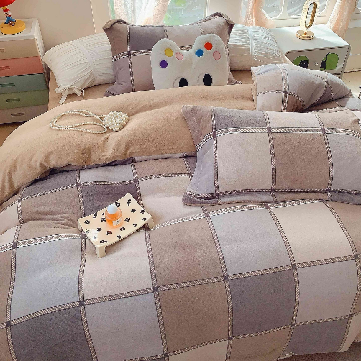 91家纺网 家纺一手货源 找家纺 莱豫家纺 2025新款加厚牛奶绒三件套四件套保暖不静电 雅致格调