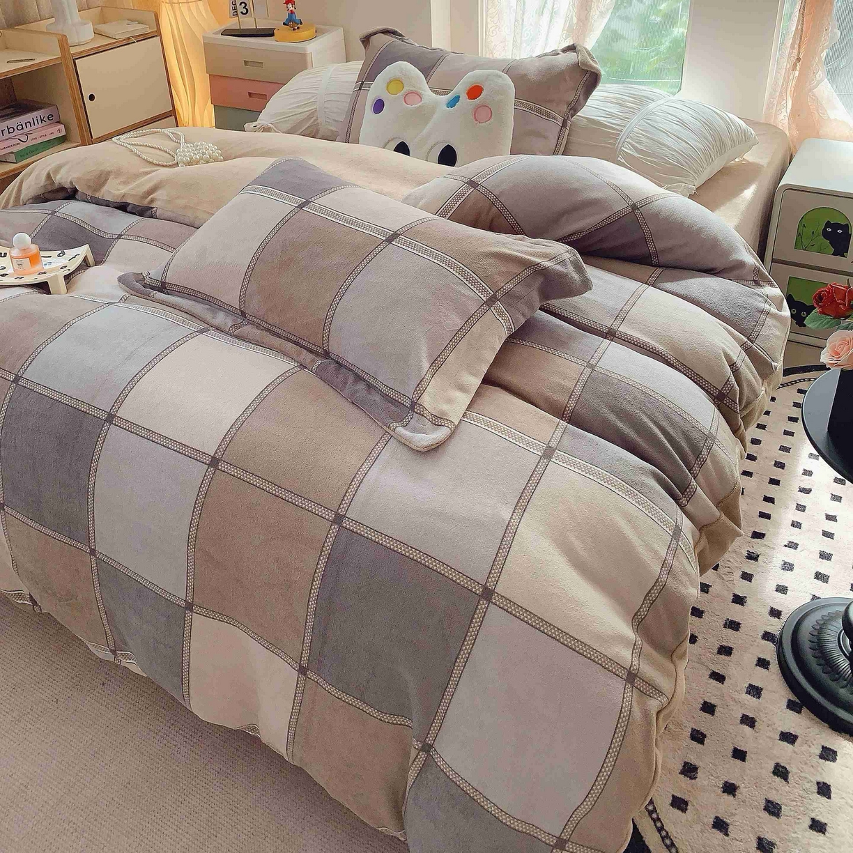 91家纺网 家纺一手货源 找家纺 莱豫家纺 2025新款加厚牛奶绒三件套四件套保暖不静电 雅致格调