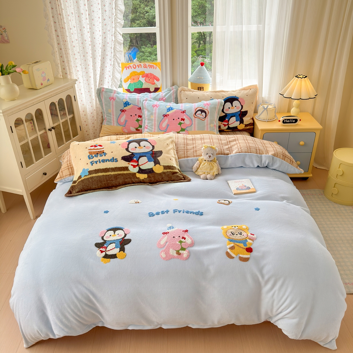 铭宣家居 2025新款200g牛奶绒数码印花加毛巾绣四件套 快乐萌友