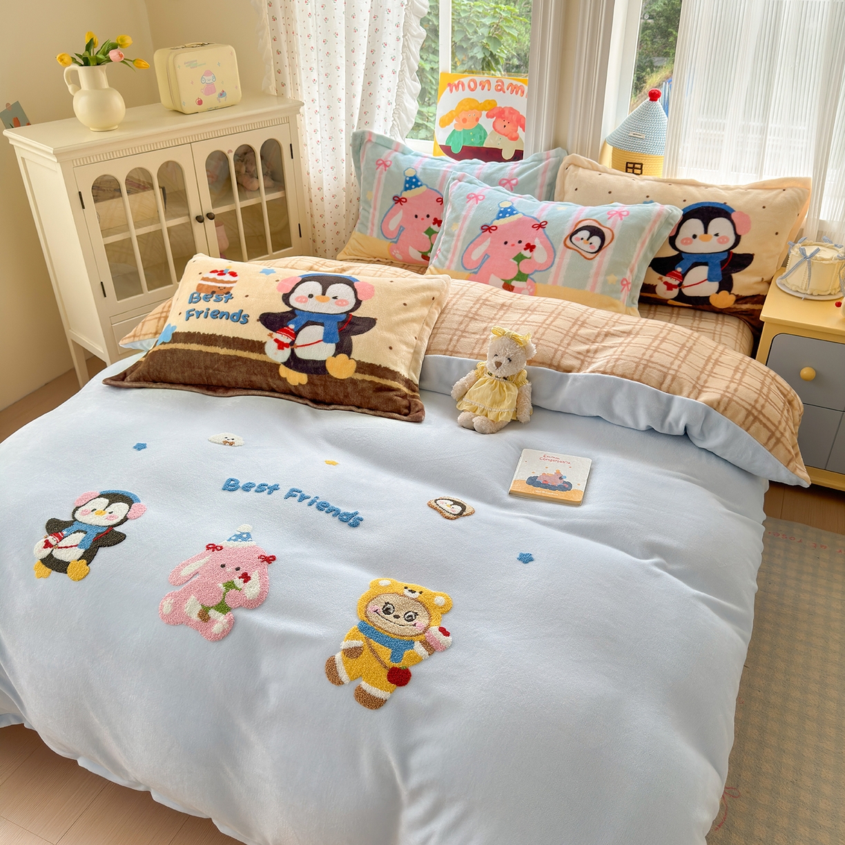 91家纺网 家纺一手货源 找家纺 铭宣家居 2025新款200g牛奶绒数码印花加毛巾绣四件套 快乐萌友