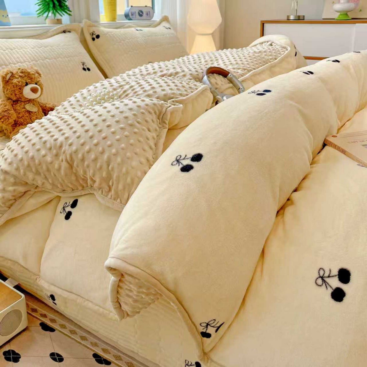 91家纺网 家纺一手货源 找家纺 （总）元熙 2025新款印花小清新韩国绒牛奶绒豆豆床盖四件套