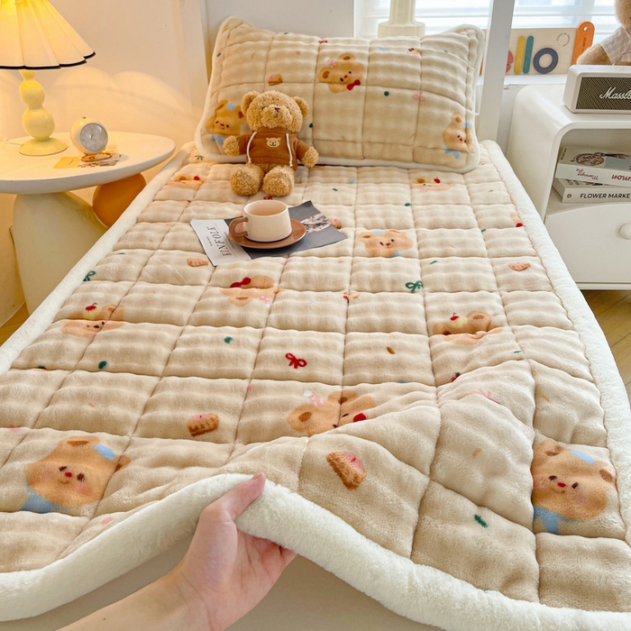 91家纺网 家纺一手货源 找家纺 （总）梵朴 2025新款牛奶绒泡泡兔毛绒床垫学生宿舍床褥子床护垫学生款印花系列