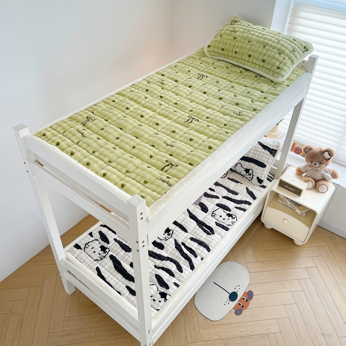 91家纺网 家纺一手货源 找家纺 梵朴 2025新款牛奶绒泡泡兔毛绒床垫学生宿舍床褥子床护垫学生款印花系列 爱心蝴蝶结绿