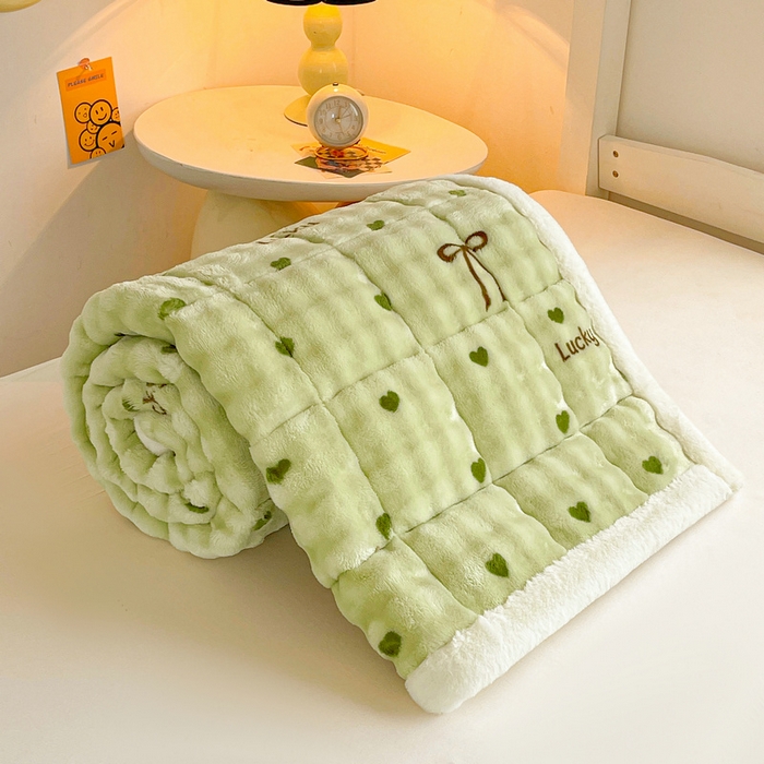 91家纺网 家纺一手货源 找家纺 梵朴 2025新款牛奶绒泡泡兔毛绒床垫学生宿舍床褥子床护垫学生款印花系列 爱心蝴蝶结绿