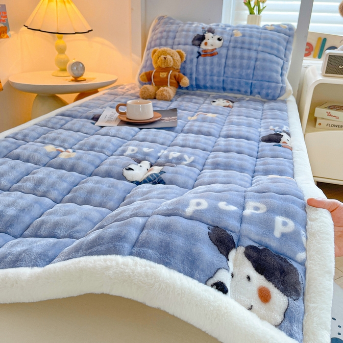 91家纺网 家纺一手货源 找家纺 梵朴 2025新款牛奶绒泡泡兔毛绒床垫学生宿舍床褥子床护垫学生款印花系列 彩虹哈皮狗