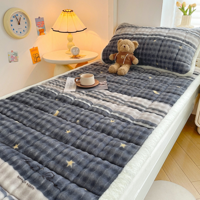 91家纺网 家纺一手货源 找家纺 梵朴 2025新款牛奶绒泡泡兔毛绒床垫学生宿舍床褥子床护垫学生款印花系列 繁星