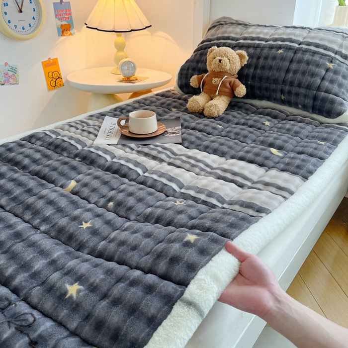 91家纺网 家纺一手货源 找家纺 梵朴 2025新款牛奶绒泡泡兔毛绒床垫学生宿舍床褥子床护垫学生款印花系列 繁星