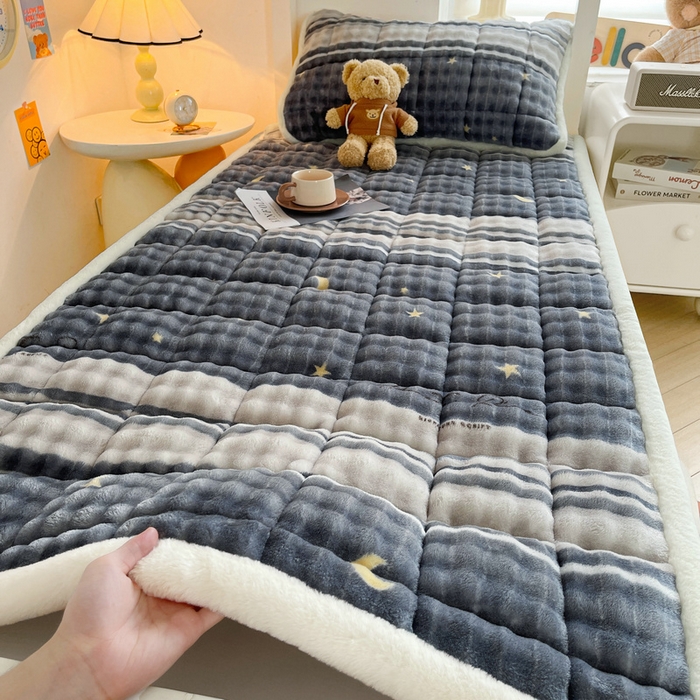91家纺网 家纺一手货源 找家纺 梵朴 2025新款牛奶绒泡泡兔毛绒床垫学生宿舍床褥子床护垫学生款印花系列 繁星
