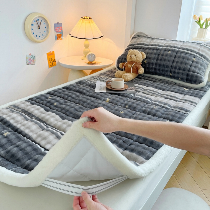 91家纺网 家纺一手货源 找家纺 梵朴 2025新款牛奶绒泡泡兔毛绒床垫学生宿舍床褥子床护垫学生款印花系列 繁星