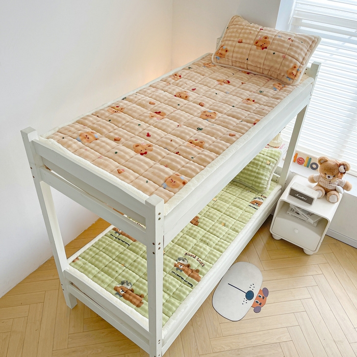 91家纺网 家纺一手货源 找家纺 梵朴 2025新款牛奶绒泡泡兔毛绒床垫学生宿舍床褥子床护垫学生款印花系列 黄油小熊