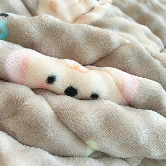 91家纺网 家纺一手货源 找家纺 梵朴 2025新款牛奶绒泡泡兔毛绒床垫学生宿舍床褥子床护垫学生款印花系列 咖底蛋糕熊