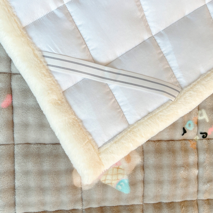 91家纺网 家纺一手货源 找家纺 梵朴 2025新款牛奶绒泡泡兔毛绒床垫学生宿舍床褥子床护垫学生款印花系列 咖底蛋糕熊