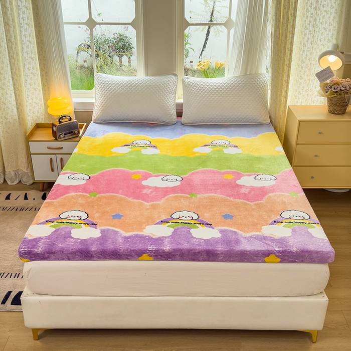 91家纺网 家纺一手货源 找家纺 北辰 2025新款冬季牛奶绒海绵床垫可拆洗软垫学生上下铺床垫可定制 彩虹狗宝