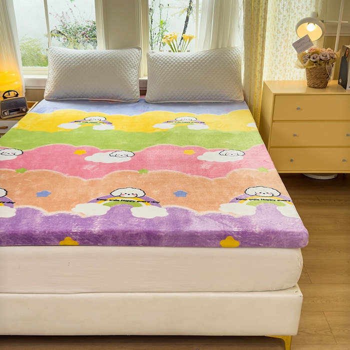 91家纺网 家纺一手货源 找家纺 北辰 2025新款冬季牛奶绒海绵床垫可拆洗软垫学生上下铺床垫可定制 彩虹狗宝