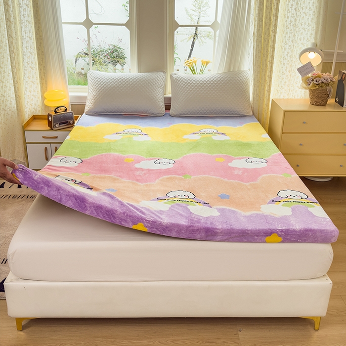 91家纺网 家纺一手货源 找家纺 北辰 2025新款冬季牛奶绒海绵床垫可拆洗软垫学生上下铺床垫可定制 彩虹狗宝