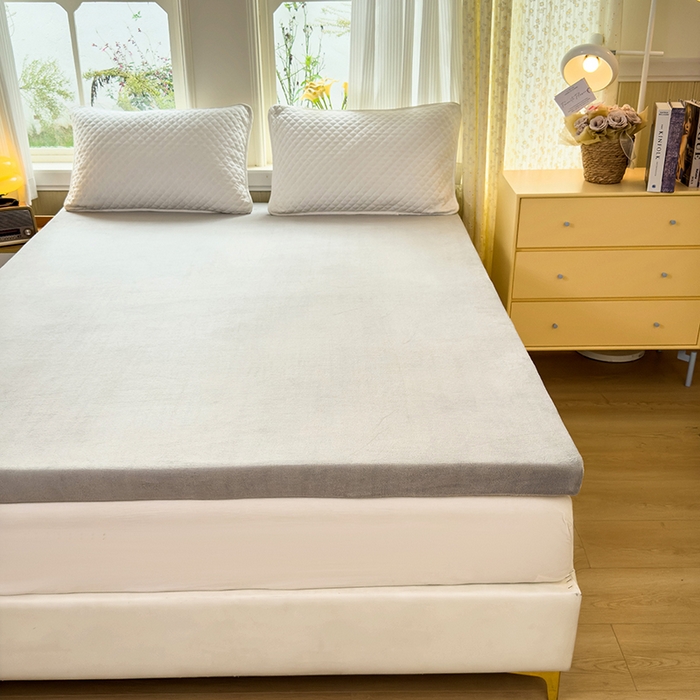 91家纺网 家纺一手货源 找家纺 北辰 2025新款冬季牛奶绒海绵床垫可拆洗软垫学生上下铺床垫可定制 纯色-灰