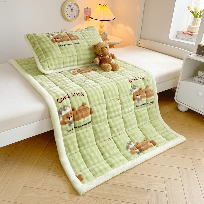 91家纺网 家纺一手货源 找家纺 梵朴 2025新款牛奶绒泡泡兔毛绒床垫学生宿舍床褥子床护垫学生款印花系列 趴趴熊