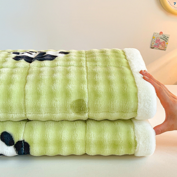 91家纺网 家纺一手货源 找家纺 梵朴 2025新款牛奶绒泡泡兔毛绒床垫学生宿舍床褥子床护垫学生款印花系列 顽皮小熊猫