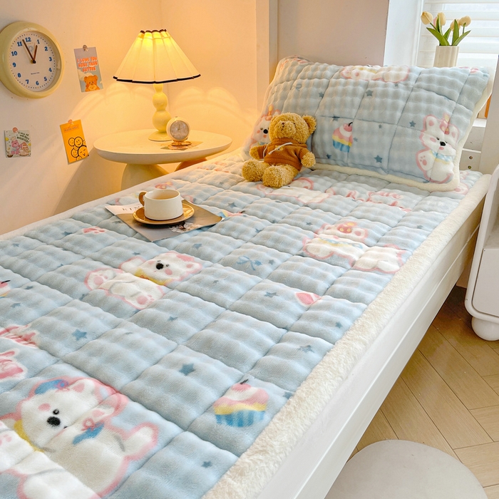 91家纺网 家纺一手货源 找家纺 梵朴 2025新款牛奶绒泡泡兔毛绒床垫学生宿舍床褥子床护垫学生款印花系列 音乐狗蓝