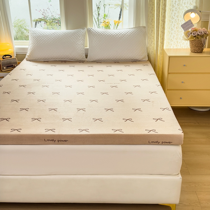 91家纺网 家纺一手货源 找家纺 北辰 2025新款冬季牛奶绒海绵床垫可拆洗软垫学生上下铺床垫可定制 蝴蝶结