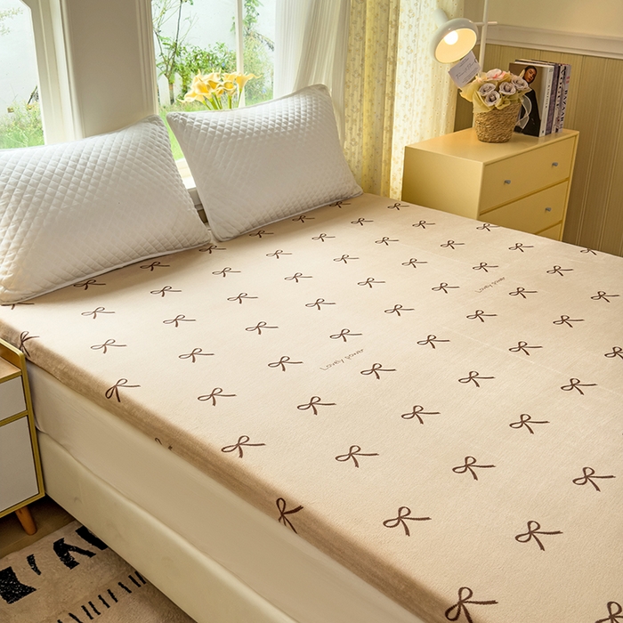 91家纺网 家纺一手货源 找家纺 北辰 2025新款冬季牛奶绒海绵床垫可拆洗软垫学生上下铺床垫可定制 蝴蝶结