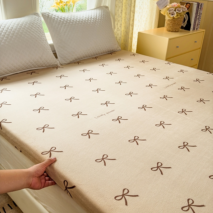 91家纺网 家纺一手货源 找家纺 北辰 2025新款冬季牛奶绒海绵床垫可拆洗软垫学生上下铺床垫可定制 蝴蝶结