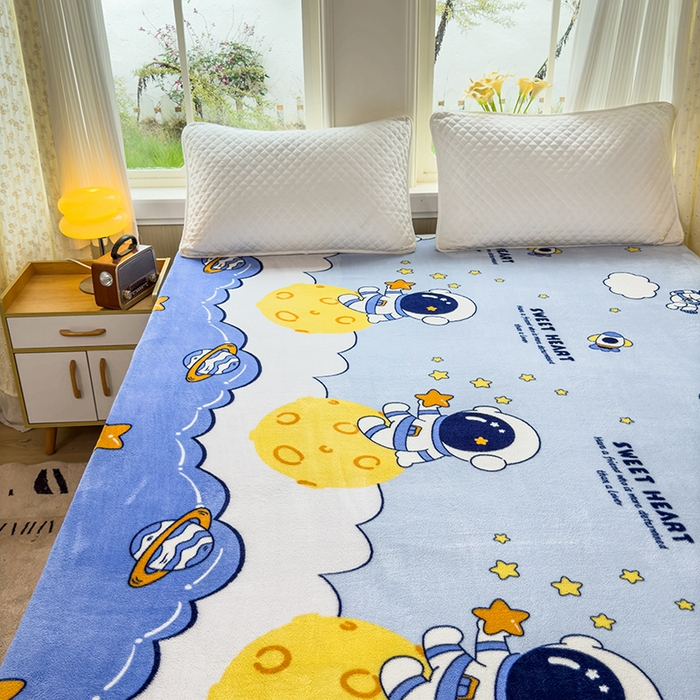 91家纺网 家纺一手货源 找家纺 北辰 2025新款冬季牛奶绒海绵床垫可拆洗软垫学生上下铺床垫可定制 太空人