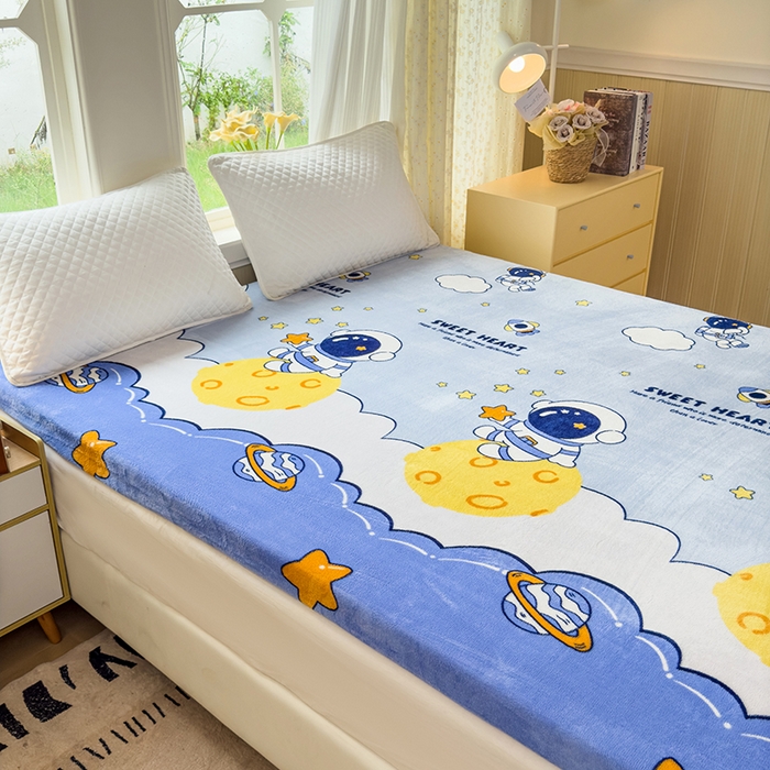 91家纺网 家纺一手货源 找家纺 北辰 2025新款冬季牛奶绒海绵床垫可拆洗软垫学生上下铺床垫可定制 太空人