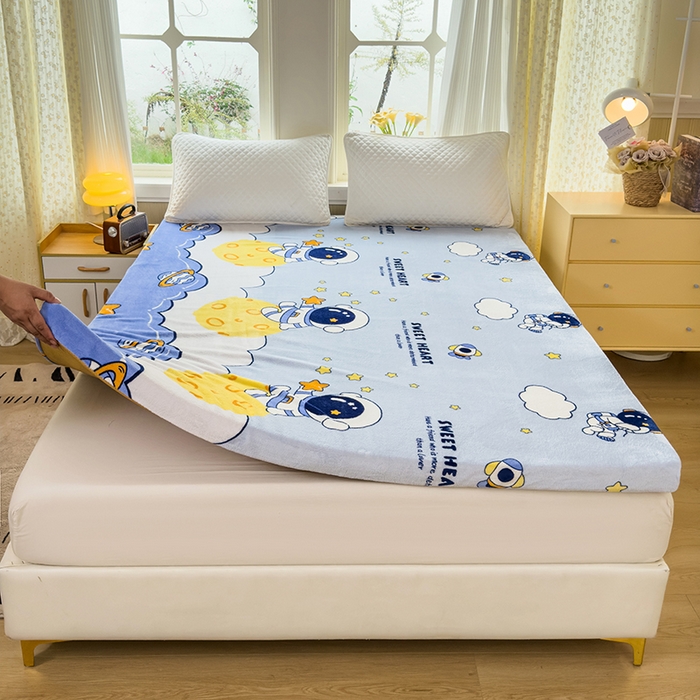 91家纺网 家纺一手货源 找家纺 北辰 2025新款冬季牛奶绒海绵床垫可拆洗软垫学生上下铺床垫可定制 太空人