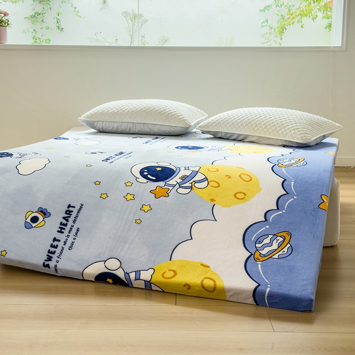 91家纺网 家纺一手货源 找家纺 北辰 2025新款冬季牛奶绒海绵床垫可拆洗软垫学生上下铺床垫可定制 太空人